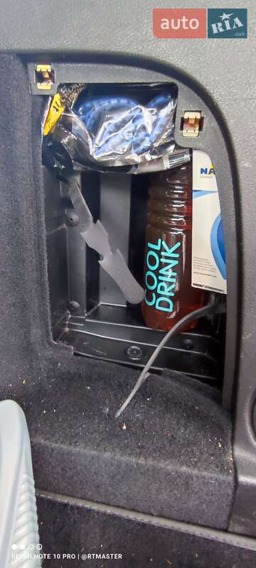 Універсал Volkswagen Golf 2001 в Києві