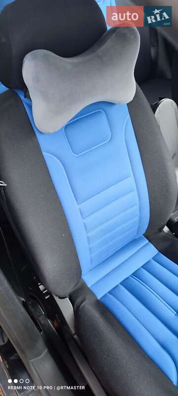 Універсал Volkswagen Golf 2001 в Києві