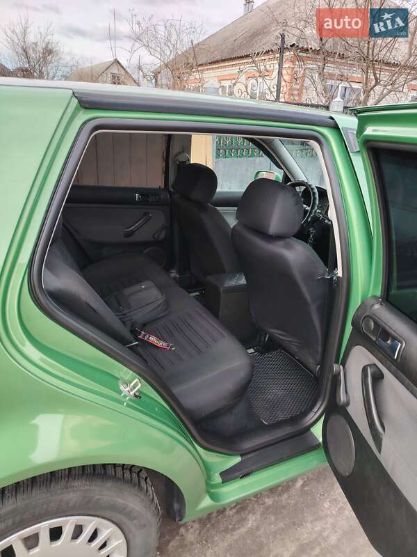 Хэтчбек Volkswagen Golf 1998 в Ахтырке