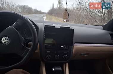 Хэтчбек Volkswagen Golf 2006 в 