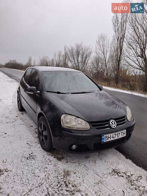 Хэтчбек Volkswagen Golf 2006 в 