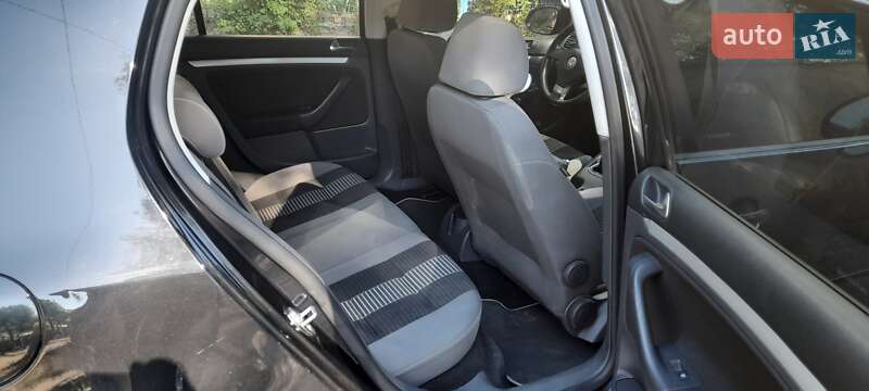 Хетчбек Volkswagen Golf 2008 в Дніпрі