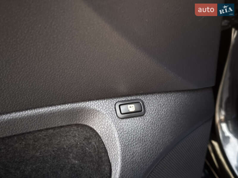 Хэтчбек Volkswagen Golf 2015 в Житомире