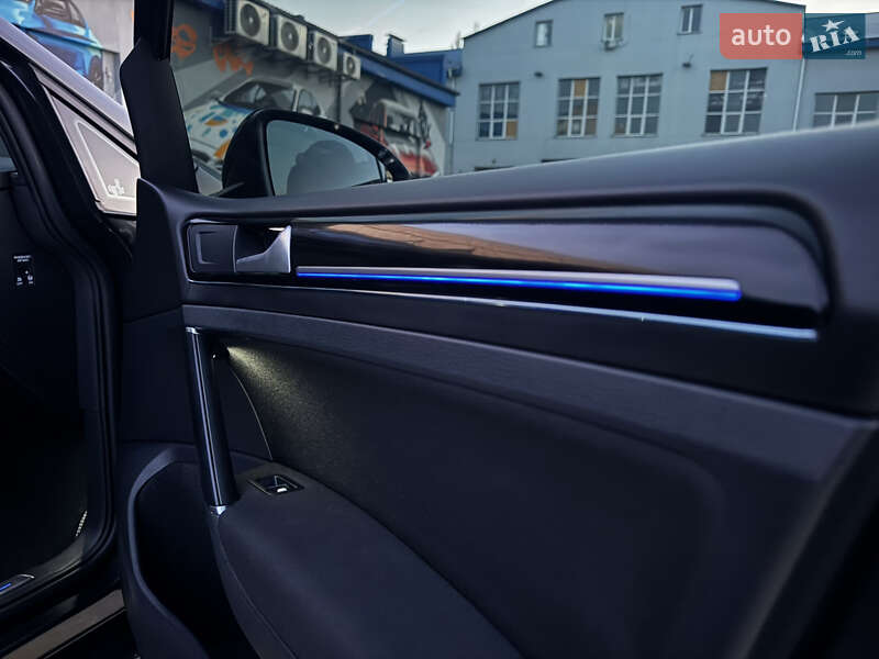 Хэтчбек Volkswagen Golf 2015 в Житомире