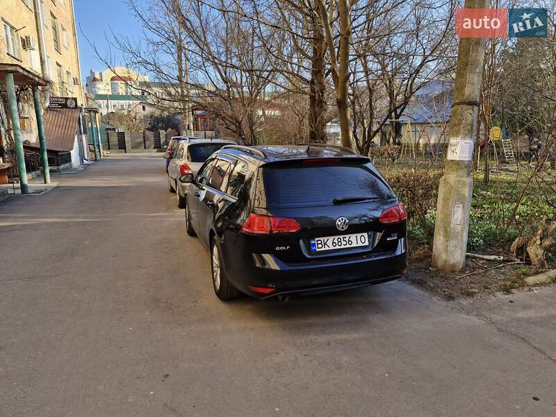 Універсал Volkswagen Golf 2014 в Рівному