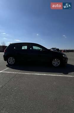 Хетчбек Volkswagen Golf 2018 в 