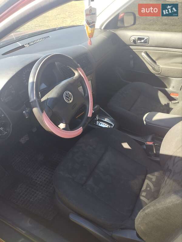 Хэтчбек Volkswagen Golf 1998 в Кицмани