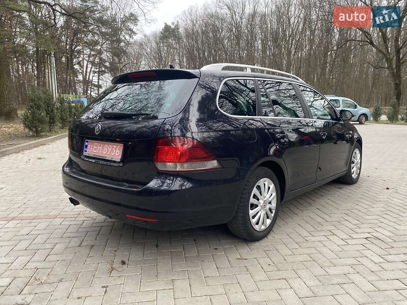 Универсал Volkswagen Golf 2010 в Луцке