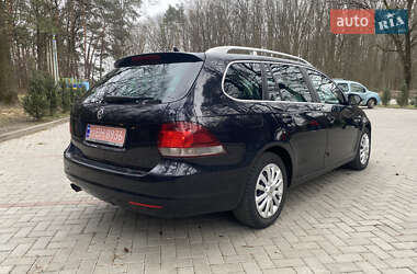 Універсал Volkswagen Golf 2010 в 
