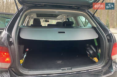 Універсал Volkswagen Golf 2010 в 
