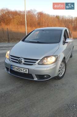 Хэтчбек Volkswagen Golf 2007 в 