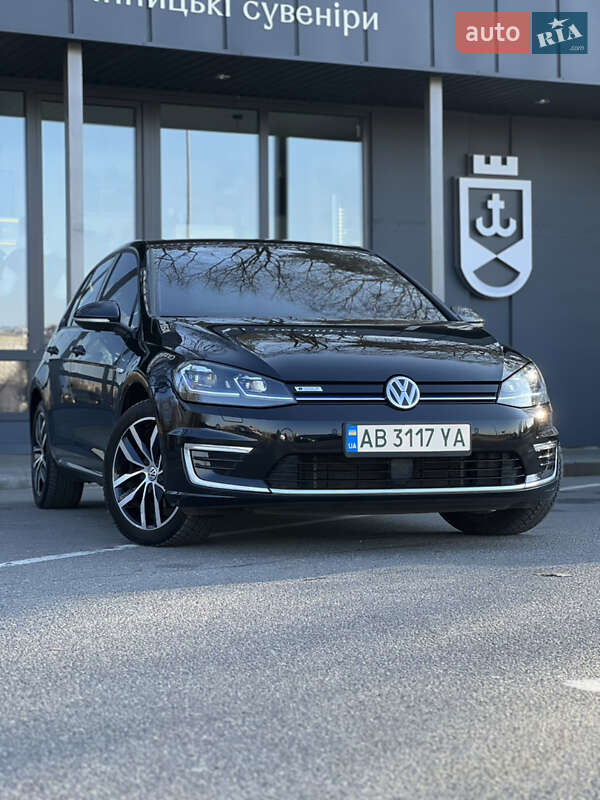 Хетчбек Volkswagen Golf 2020 в Вінниці