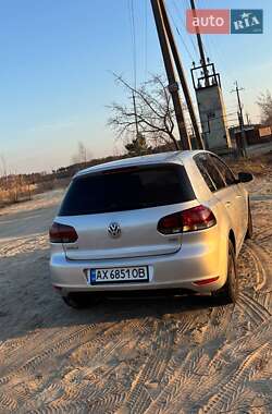 Хэтчбек Volkswagen Golf 2012 в 