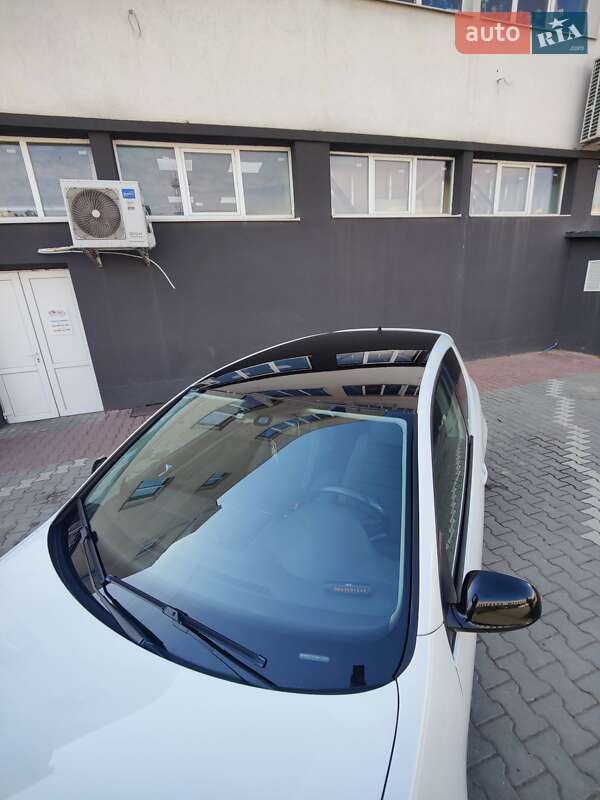 Хэтчбек Volkswagen Golf 2008 в Черновцах