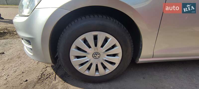 Универсал Volkswagen Golf 2015 в Овруче