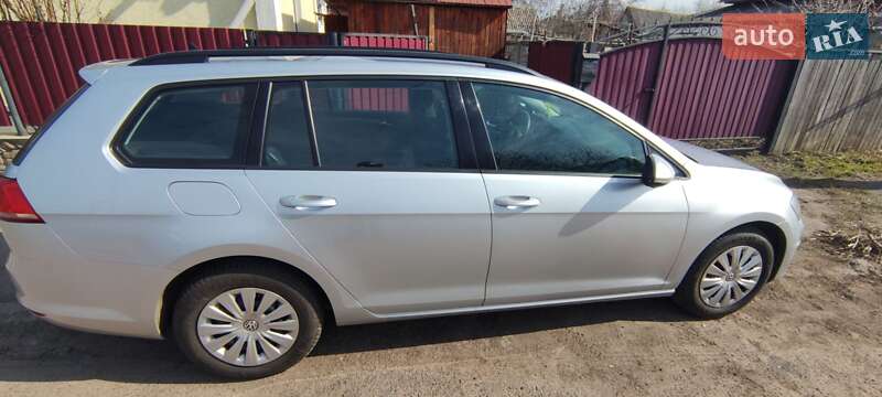 Универсал Volkswagen Golf 2015 в Овруче