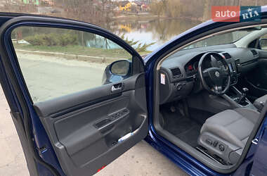 Хетчбек Volkswagen Golf 2008 в 