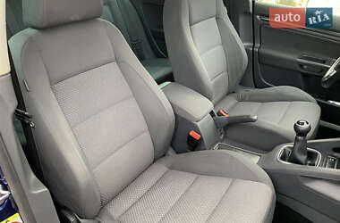 Хетчбек Volkswagen Golf 2008 в 