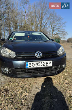 Хэтчбек Volkswagen Golf 2012 в 