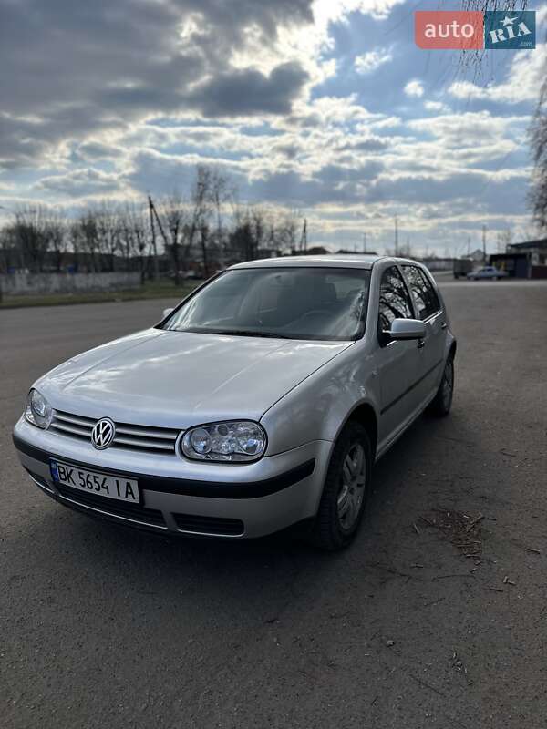 Volkswagen Golf 2001