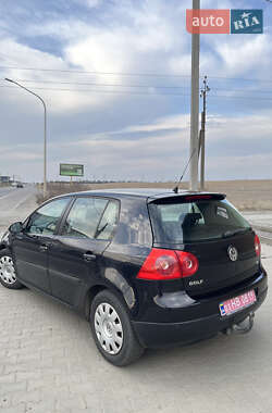 Хэтчбек Volkswagen Golf 2006 в 