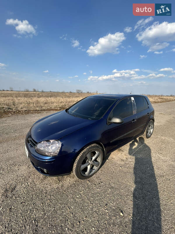 Хэтчбек Volkswagen Golf 2006 в Белзе