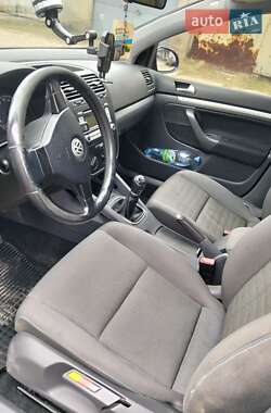 Хетчбек Volkswagen Golf 2006 в 