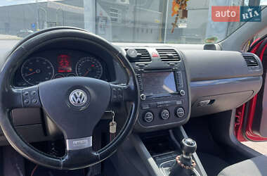 Хетчбек Volkswagen Golf 2006 в 