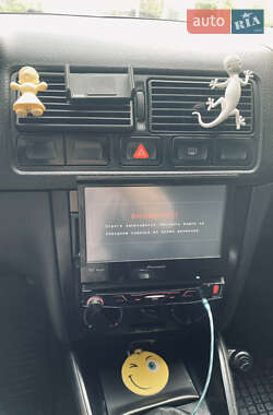 Хетчбек Volkswagen Golf 1998 в 