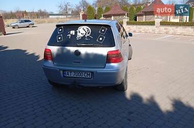 Хэтчбек Volkswagen Golf 2001 в 