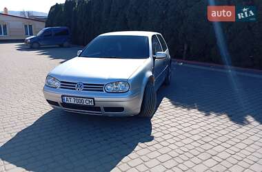 Хэтчбек Volkswagen Golf 2001 в 
