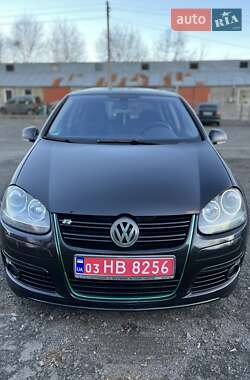 Хэтчбек Volkswagen Golf 2008 в 