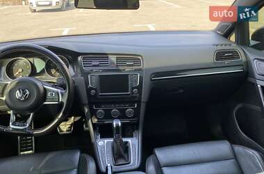 Хетчбек Volkswagen Golf 2016 в 