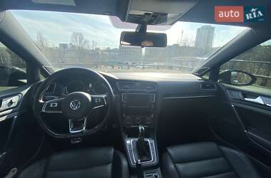 Хетчбек Volkswagen Golf 2016 в 