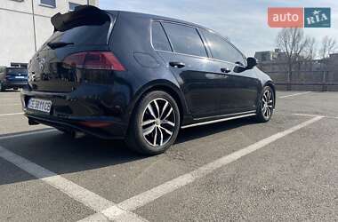 Хетчбек Volkswagen Golf 2016 в 