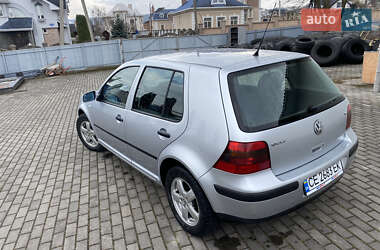 Хэтчбек Volkswagen Golf 2001 в 