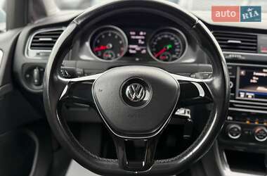 Хетчбек Volkswagen Golf 2017 в 