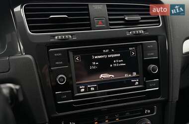 Хетчбек Volkswagen Golf 2017 в 