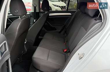 Хетчбек Volkswagen Golf 2017 в 