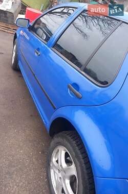 Хетчбек Volkswagen Golf 1999 в 