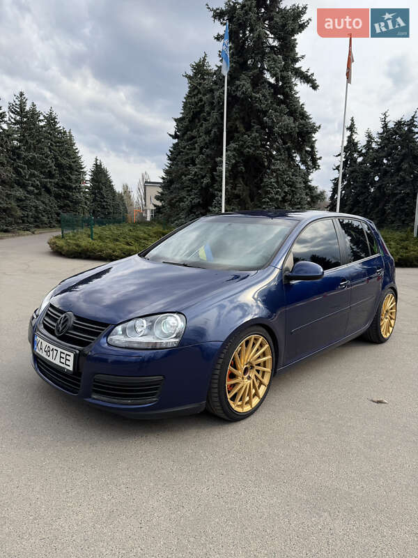Хетчбек Volkswagen Golf 2006 в Києві