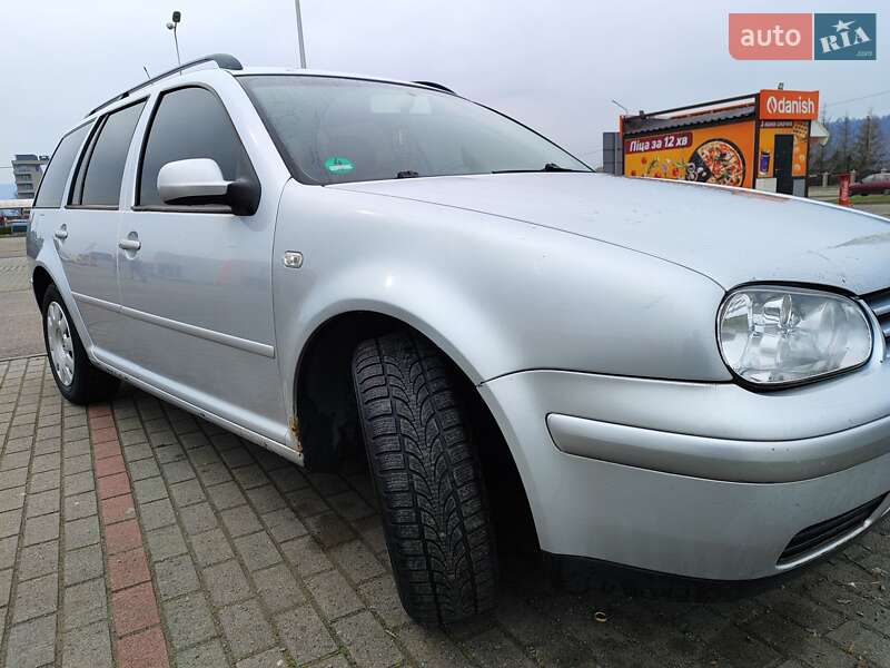 Універсал Volkswagen Golf 2003 в Хусті