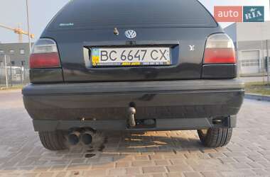 Хэтчбек Volkswagen Golf 1994 в 