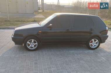 Хэтчбек Volkswagen Golf 1994 в 