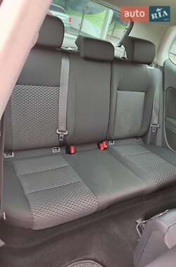 Хэтчбек Volkswagen Golf 2009 в 
