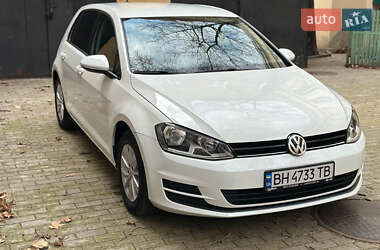 Хэтчбек Volkswagen Golf 2017 в 