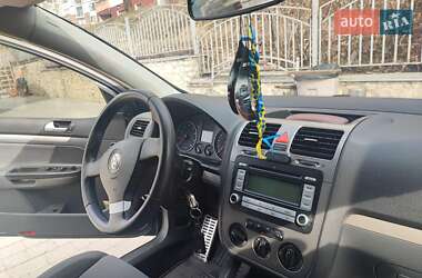 Хэтчбек Volkswagen Golf 2008 в 