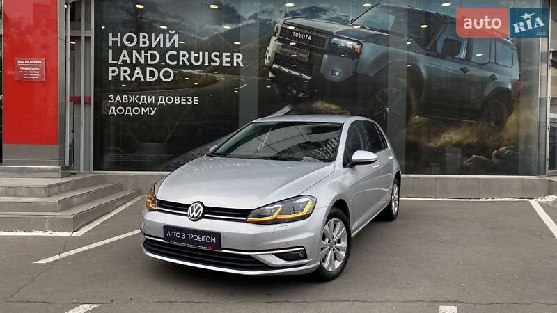Хэтчбек Volkswagen Golf 2020 в 