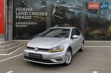 Хэтчбек Volkswagen Golf 2020 в 