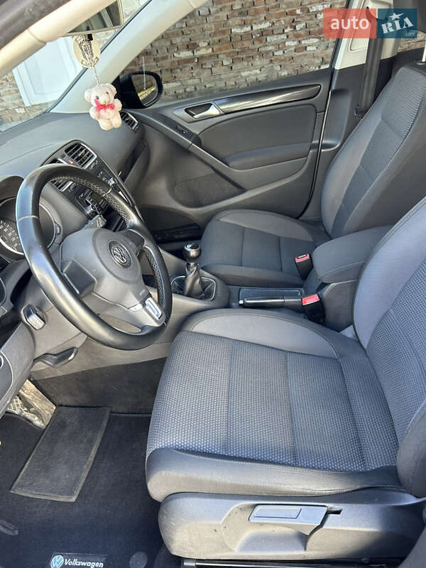 Хетчбек Volkswagen Golf 2009 в Луцьку